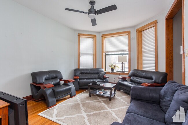 Foto del edificio - 1538 W Wrightwood Ave