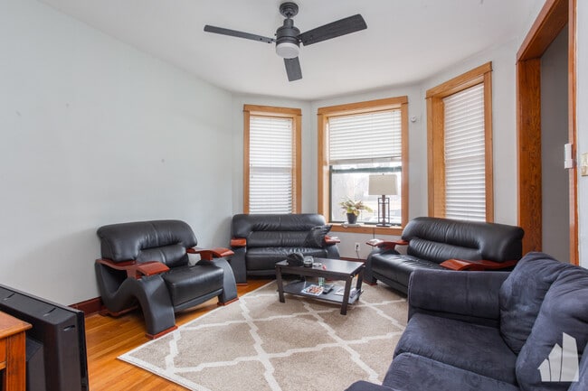 Building Photo - 1538 W Wrightwood Ave