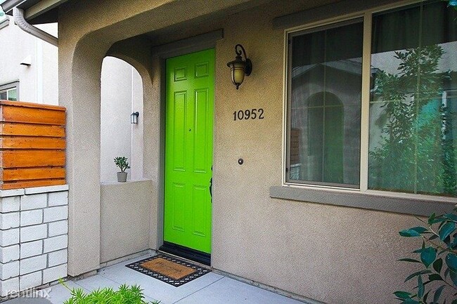 Building Photo - 3 br, 3 bath House - 10952 Kittridge Street