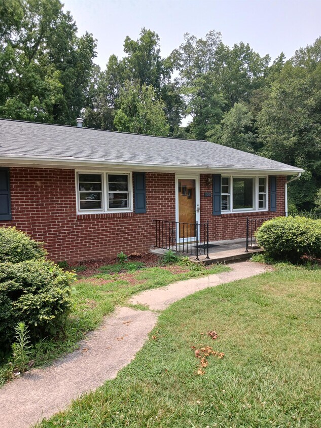 Foto principal - 127 Vinton Pl