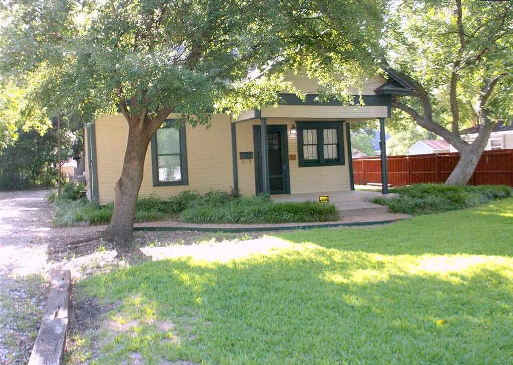 130 S Ellis St, Lancaster, TX 75146 House Rental in Lancaster, TX