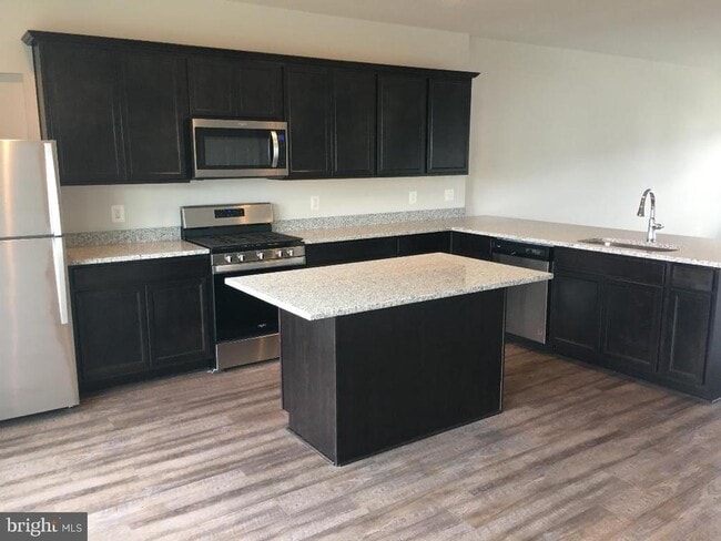 Building Photo - 145 Jewel Box Dr