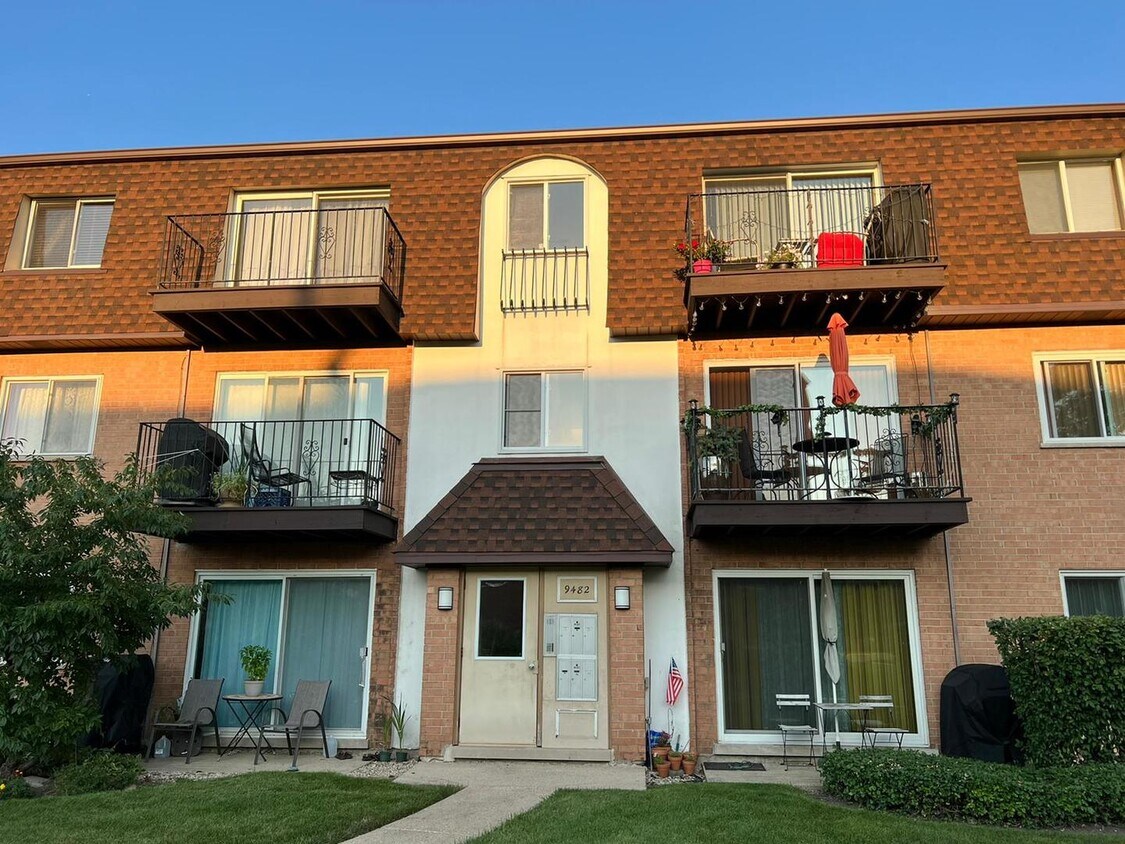 9482 Bay Colony Dr Unit 3N, Des Plaines, IL 60016 Condo for Rent in