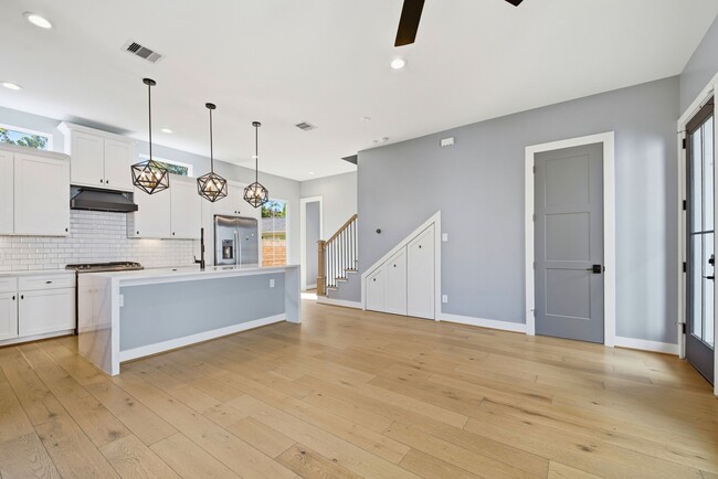 Building Photo - 1412 Weiss St