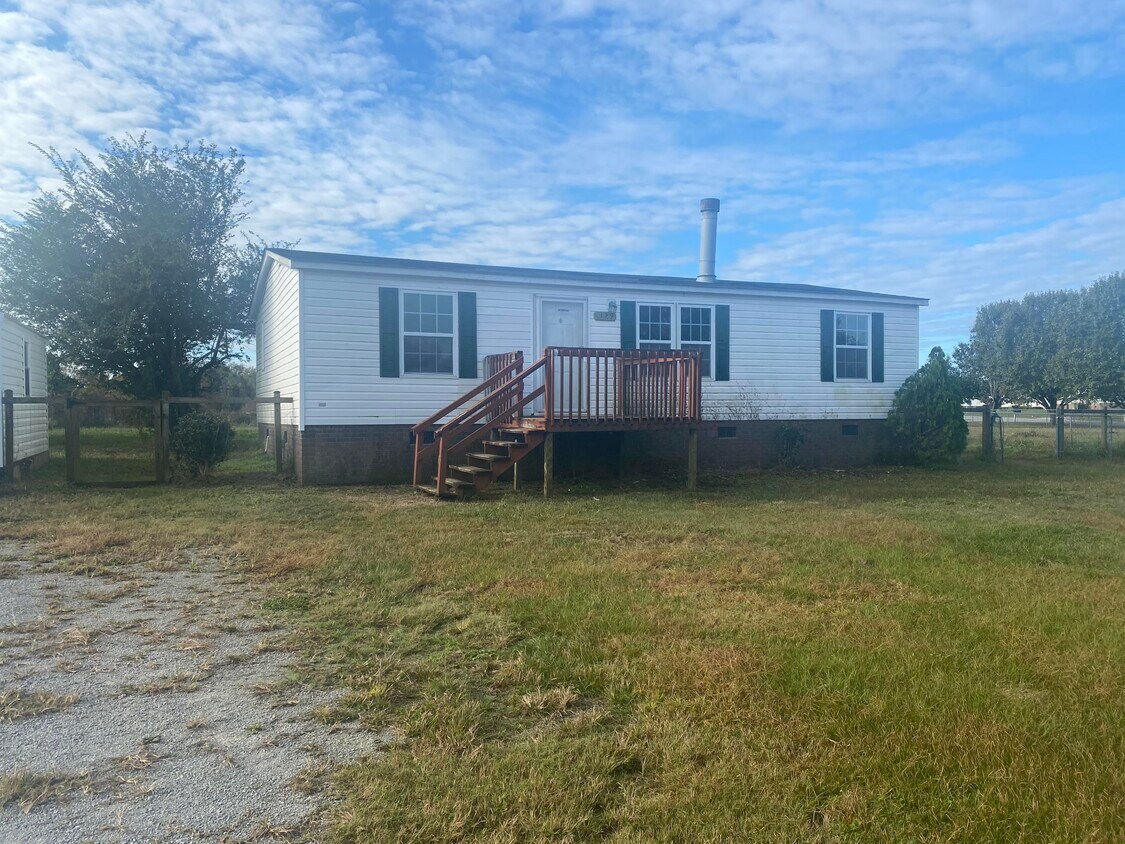 1129 White Oak River Rd