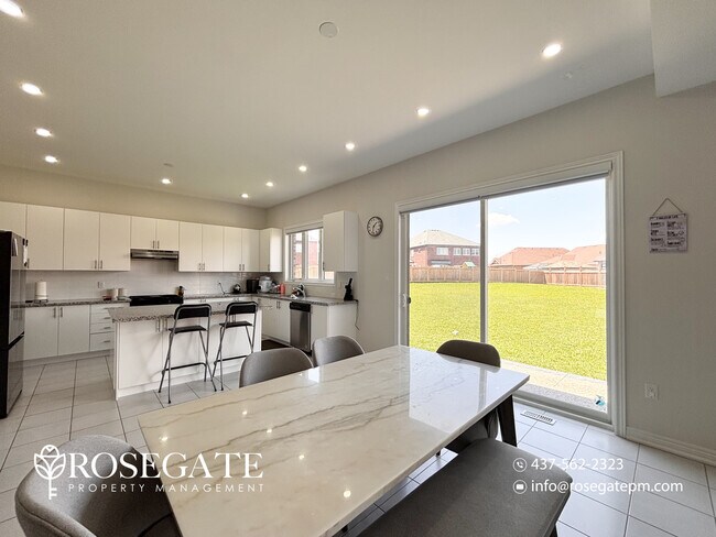 Building Photo - Luxury 4-Bedroom Upper-Level Home with Garage & 5 Parking – Innisfil