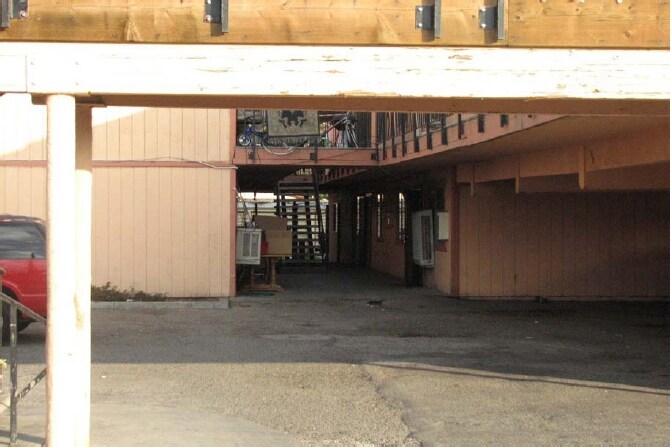 Foto del edificio - 284 N Roosevelt Ave