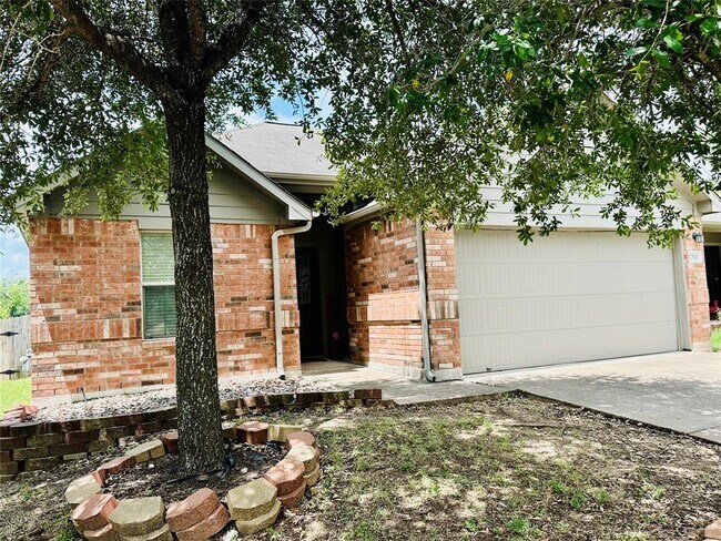 Foto del edificio - 7521 Cedar Edge Dr