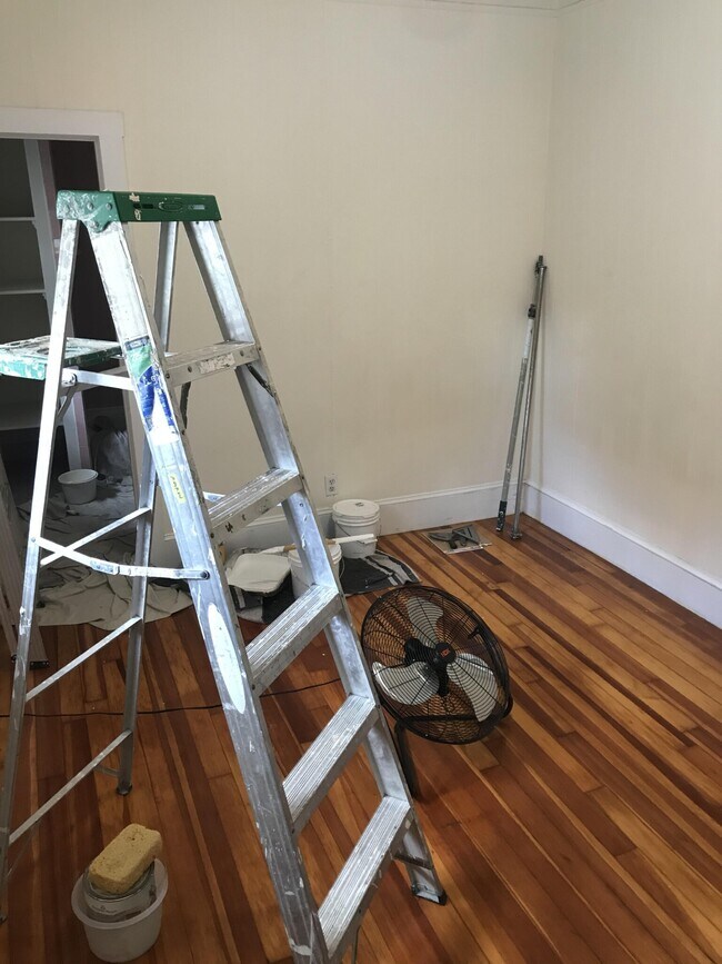 Building Photo - 381 Harvard St