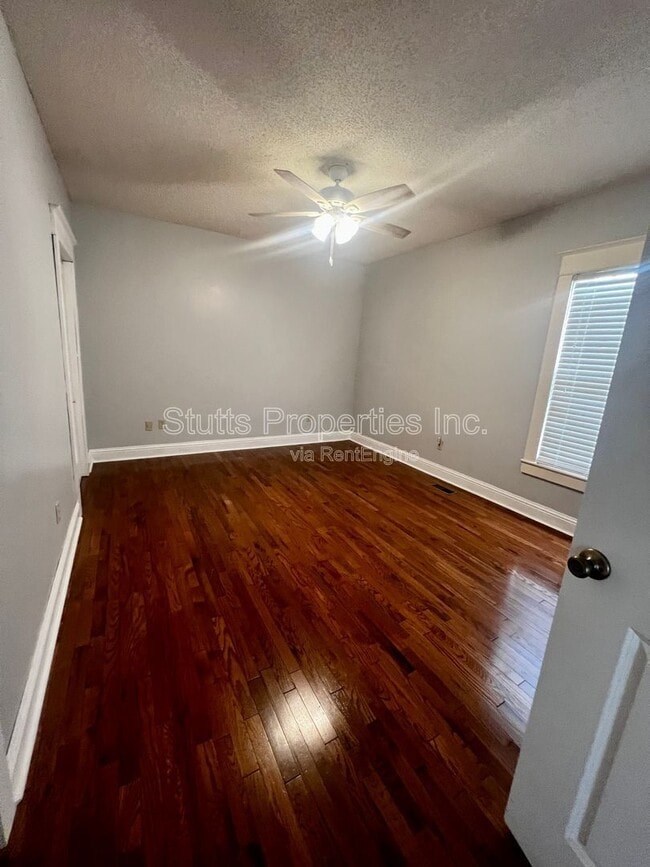 Building Photo - 209 Mattielou St