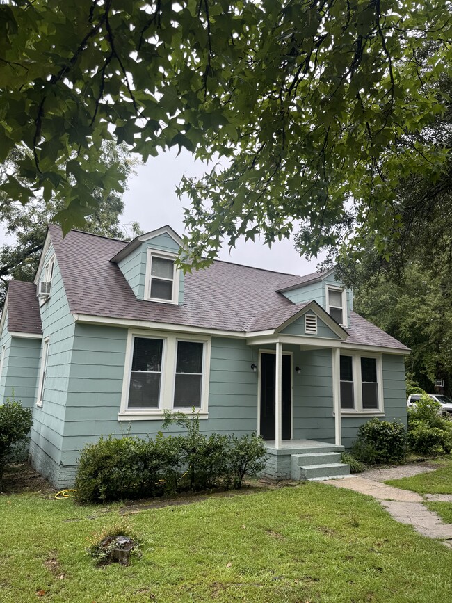 Building Photo - 214 Hanover Ave