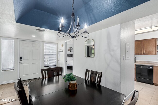 Foto del edificio - 8787 E Mountain View Rd