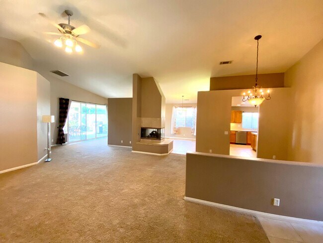 Foto del edificio - 78267 Calico Glen Dr