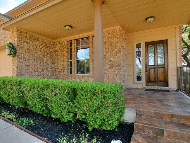 Building Photo - 11012 Quarry Oaks Trail