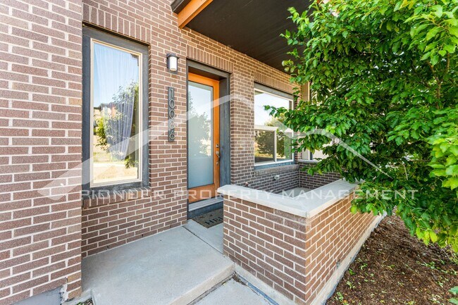 Foto del edificio - Gorgeous Townhome in Lone Tree with Centra...