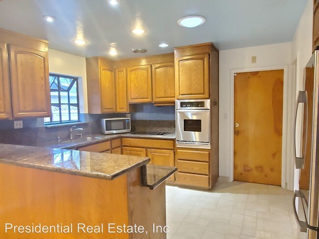 Building Photo - 3 br, 2 bath House - 1653 Waxwing Ave