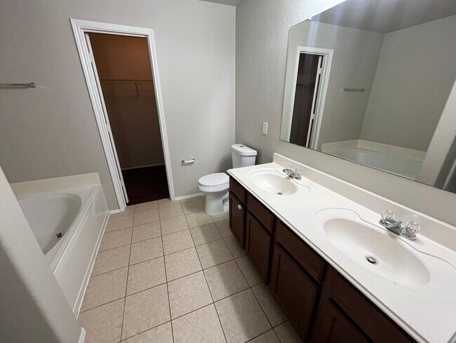 Building Photo - 21335 Finbury Oaks Ln