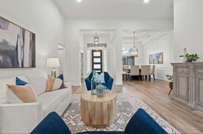 Foto del edificio - Gorgeous 4/BR 3/BA One-Level Home with Mod...