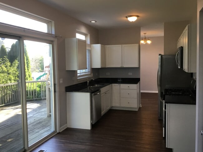 Building Photo - 211 Tanglewood Ct