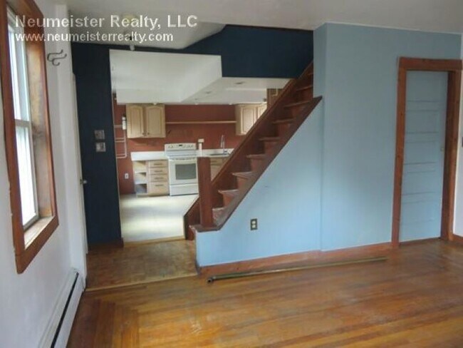 Building Photo - 354 Hurley St