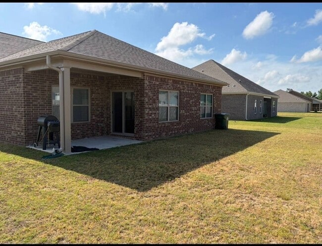 Building Photo - 7979 Hickory Meadow Rd