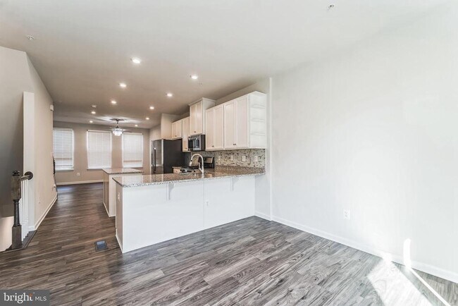 Foto del edificio - 3109 Potters Hill Rd