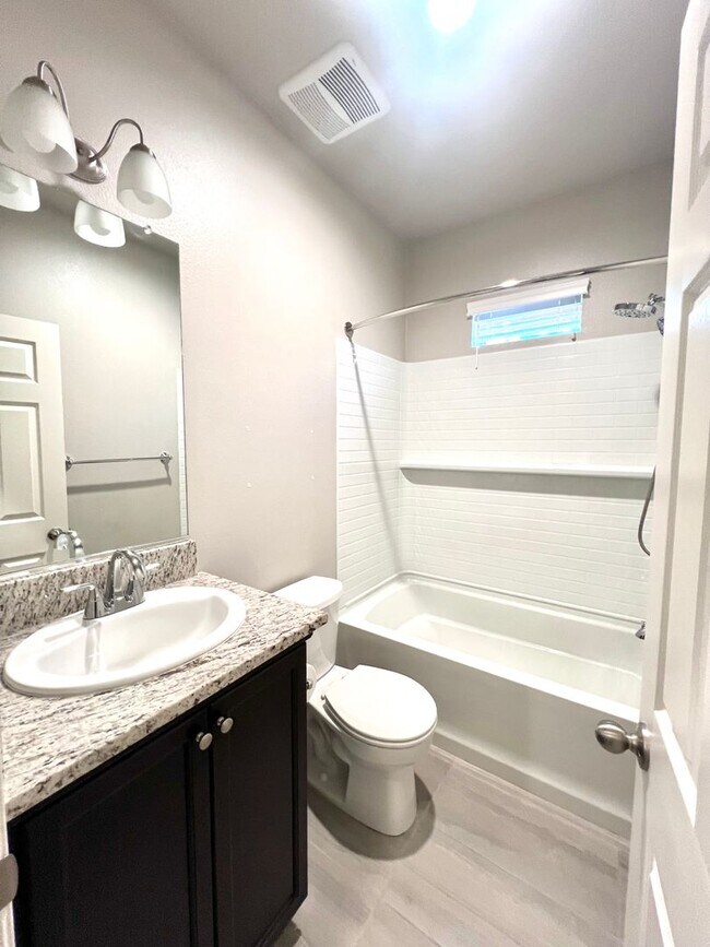 Foto del edificio - Charming 3 bedroom, 2 Bath Home, Now Avail...