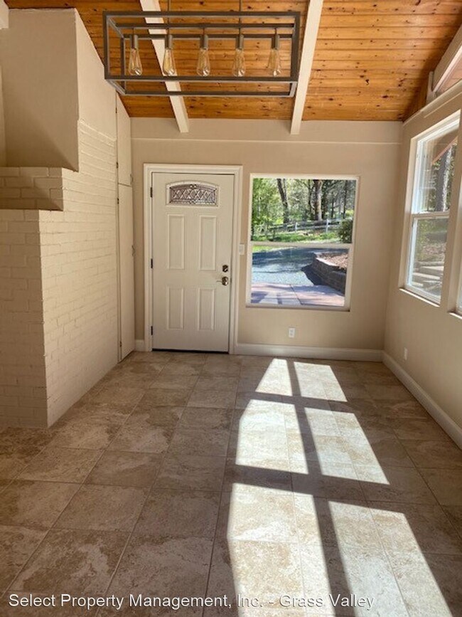 Building Photo - 3 br, 2 bath House - 12441 Combie Rd