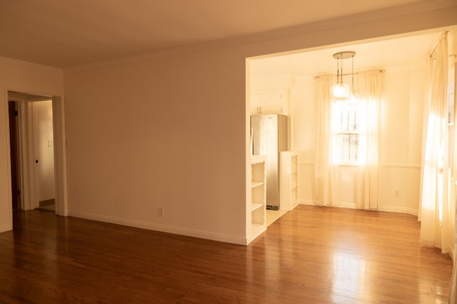 Foto del edificio - 1745 Mariposa Ave