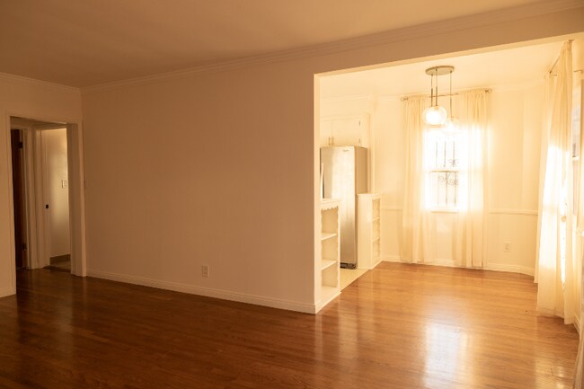 Building Photo - 1745 Mariposa Ave