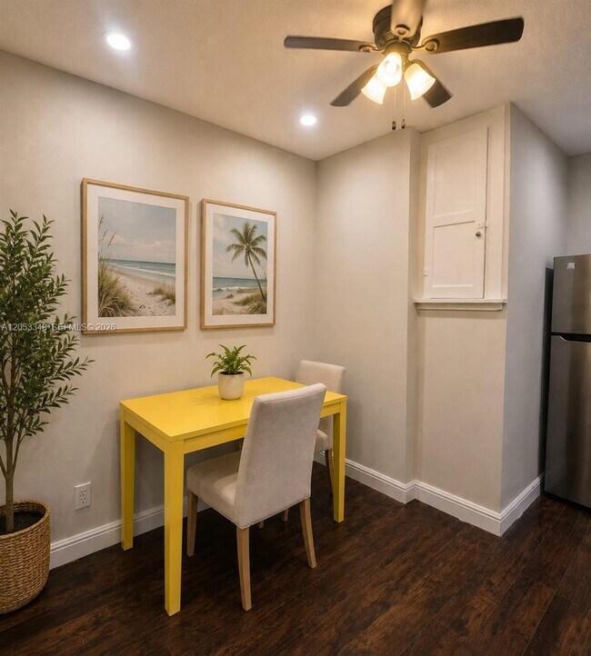 Foto del edificio - 1008 N 18th Ct