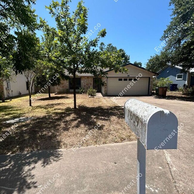 Foto del edificio - 7609 Scenic Brook Dr