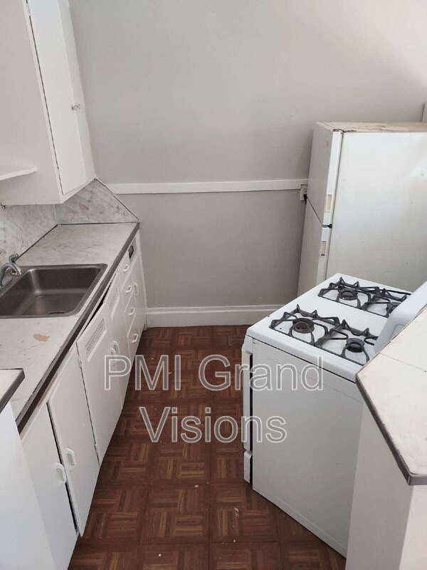 Building Photo - 623 W William St