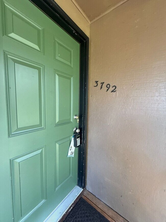 Foto del edificio - 3792 Iberis St NE