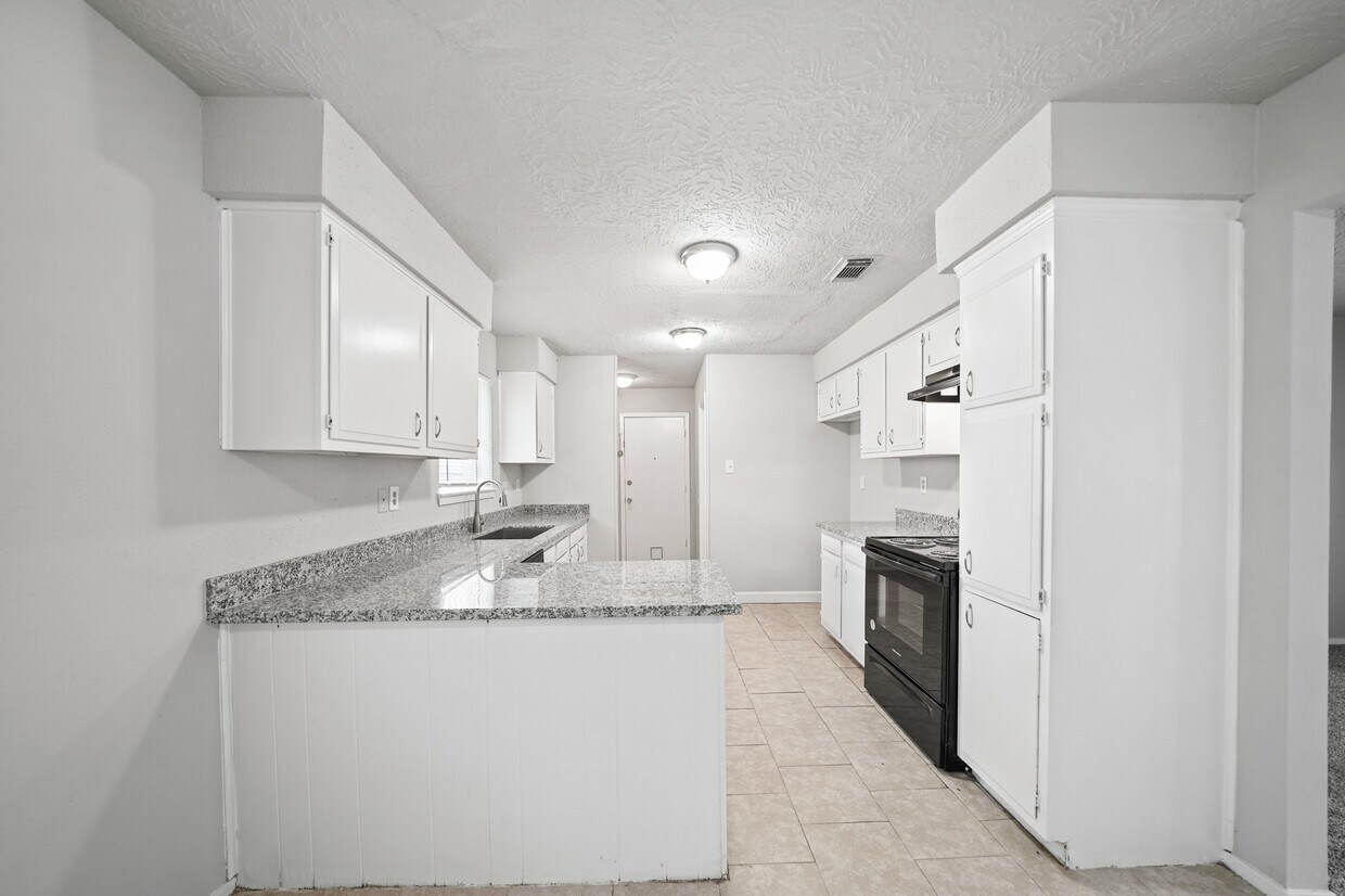 Foto principal - 303 Hearthside Cir