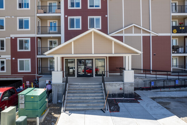 Photo du bâtiment - Central Creekside Villas