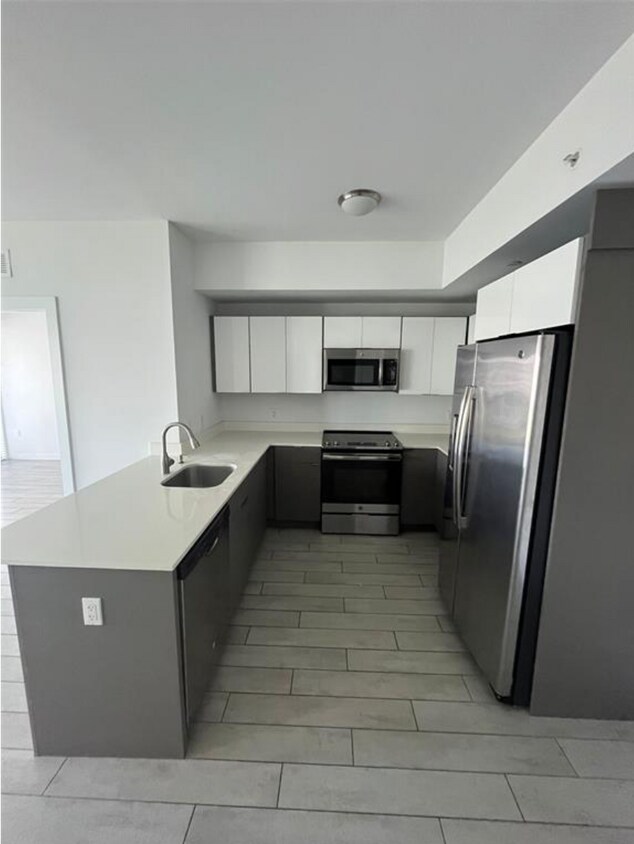 Foto principal - 321 NE 26th St
