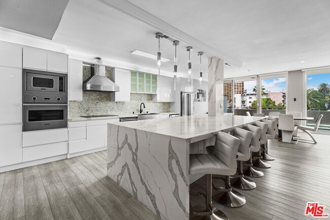 Building Photo - 1333 S Beverly Glen Blvd