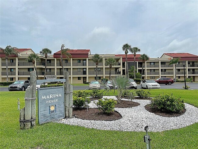 Foto del edificio - 868 Bayway Blvd