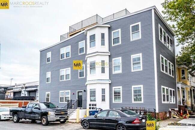 Building Photo - 477 Meridian St