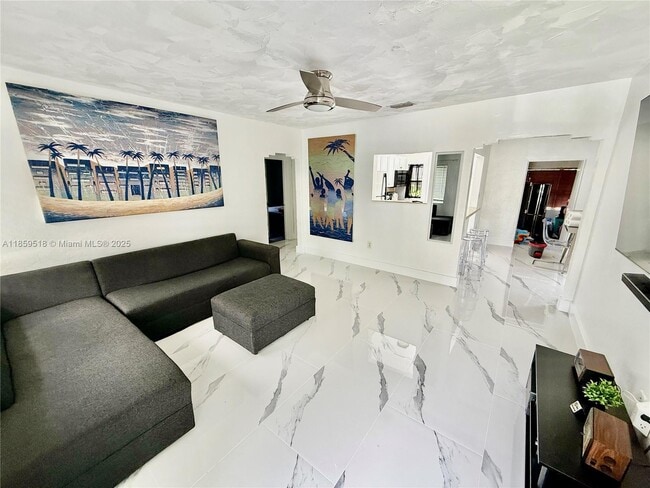 Foto del edificio - 832 NW 76th St