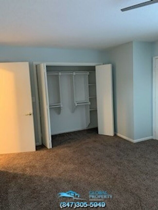 Foto del edificio - 886 Wading Bird Rd