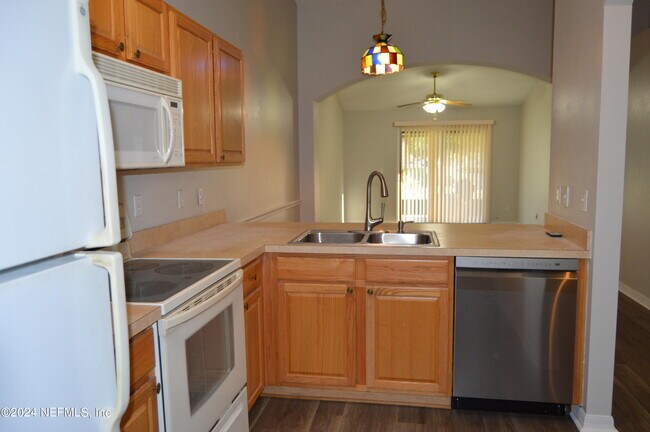 Foto del edificio - 719 Ginger Mill Dr