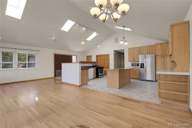 Building Photo - 9864 Pennsylvania Dr