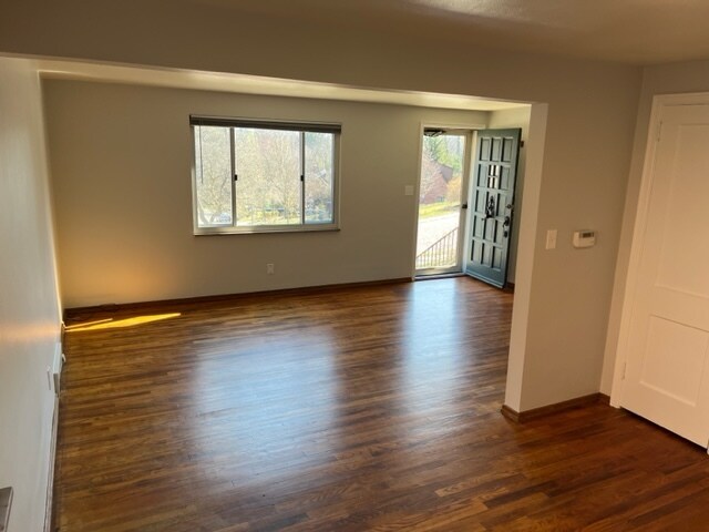 Building Photo - 664 Crystal Dr