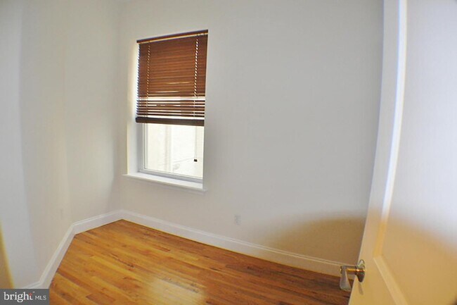 Building Photo - 1538 Christian St