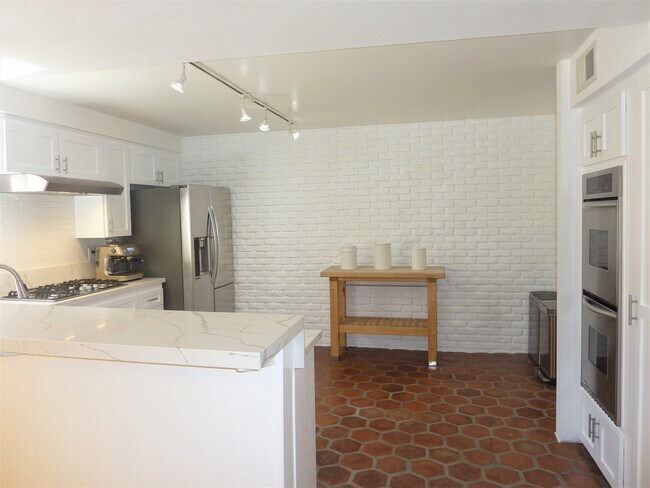 Foto del edificio - 13065 Mindanao Way