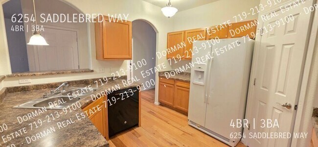 Building Photo - 6254 Saddlebred Way