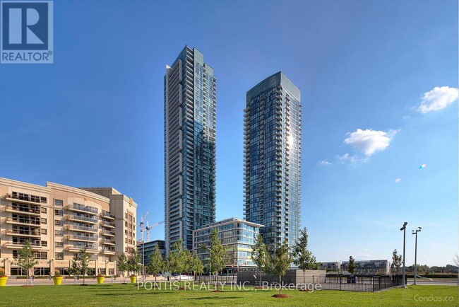 Photo du bâtiment - 4070-4070 Confederation Pkwy