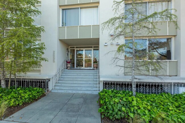 Foto del edificio - 2655 Edison St